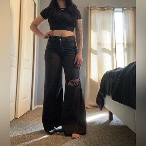 American Eagle Outfitters Black Wide-Leg Jeans with Knee Rip